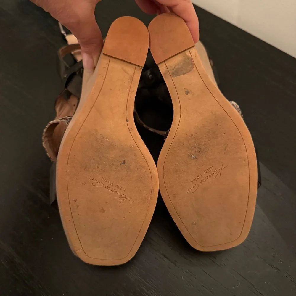 Kenneth Cole Black/White Wedges